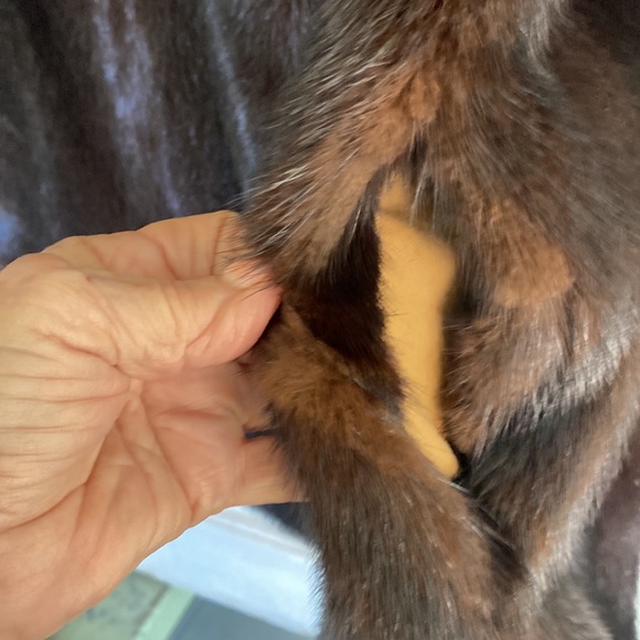 Women’s’ Saga Mink fur Coat. - Picture 4 of 8